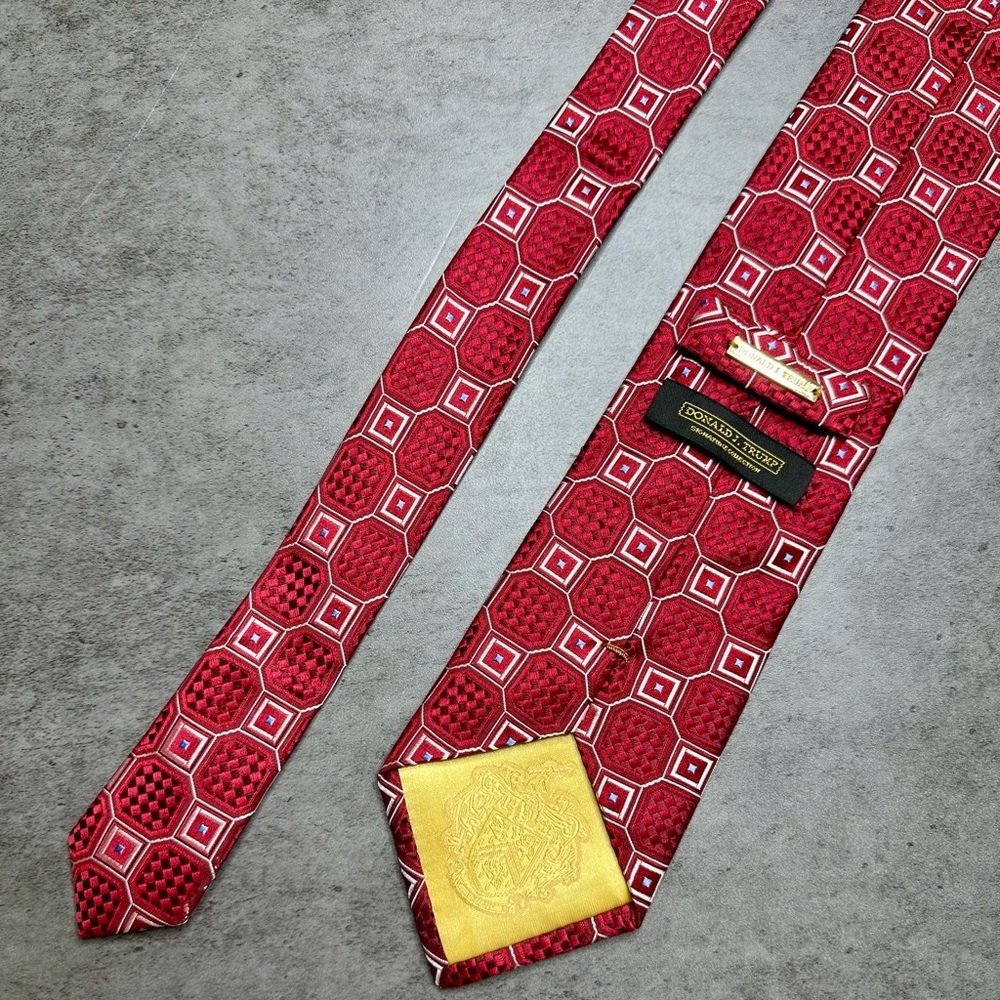 Donald J. Trump Signature Collection Silk Tie